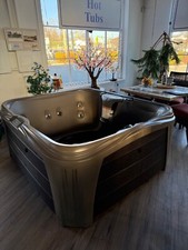 Jacuzzi J-Play Mood Hot Tub