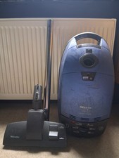 Miele Vacuum Cleaner - S718 Turbo 700 - 300...2000W - Blue