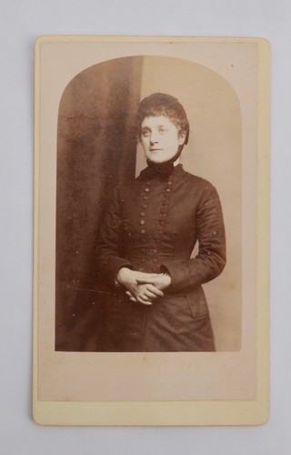 Cdv victorian lady in - of,