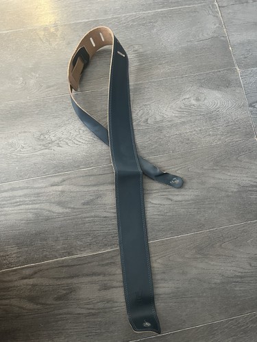 Levis leather guitar strap