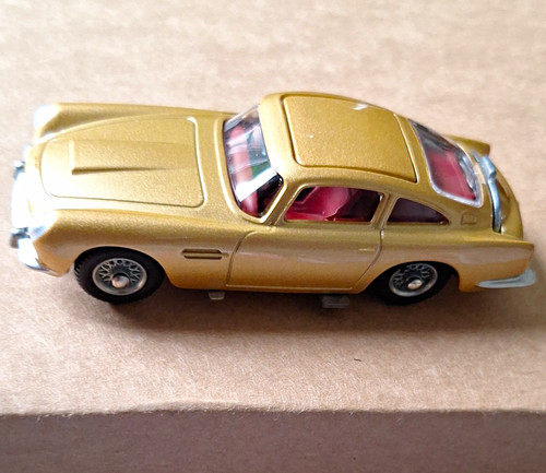 Aston martin james - aston, bond