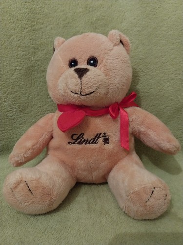 Lindt chocolate plush golden - lindt,