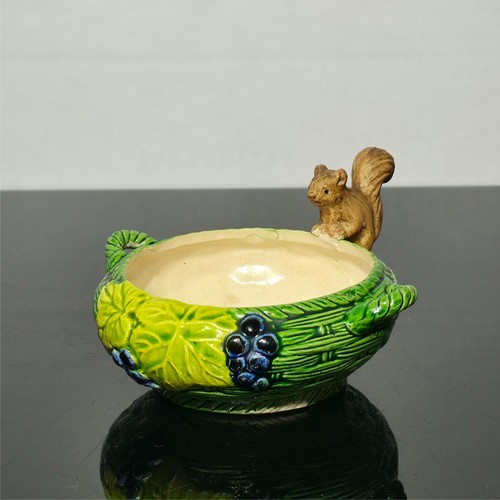 Majolica style squirrel grapes - style,