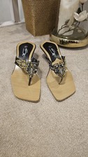 DMiss Beaded Thong Sandals with A Wooden Sole Size 6 Brand New