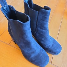 UK Size 6 Black Suede Boots 3