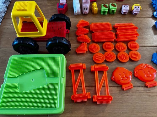 Stickle bricks farm - stickle,