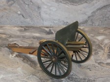 CA64:  Desk Top Model - Field Artillery Gun - Good / Medal / Plastic 20cm