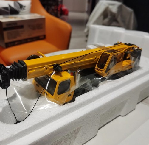 Twh grove gmk 3055 crane - 1:50,