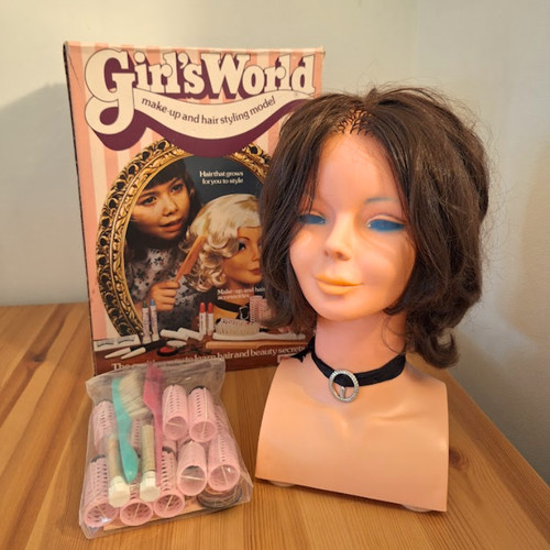 Vintage palitoy girl world - palitoy, girl’s