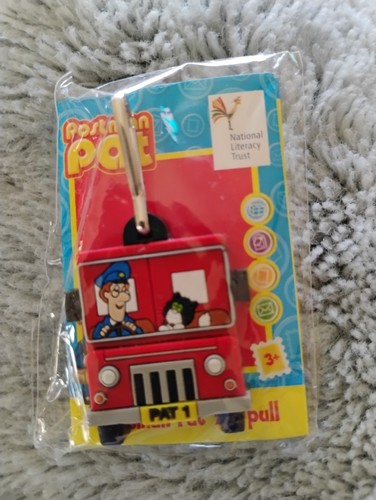 Postman pat rubberized zipper - pat,