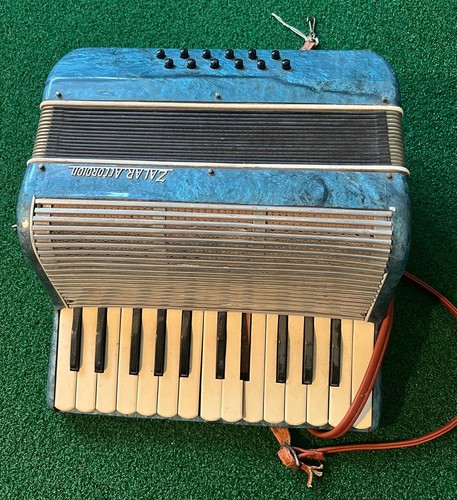 Italian made accordion - made, zalar