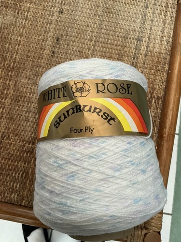 White rose sunburst 4ply - white,