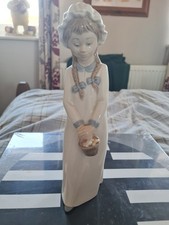 Hand Made By Spain Nao Lady