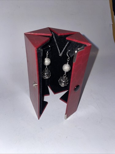 Button shut folding - button,