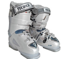 TECNICA RIVAL SKI BOOTS Skier