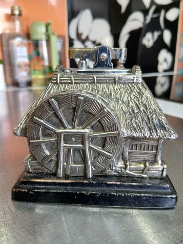 Vintage table lighter corona - table,