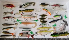 LOVELY LARGE COLLECTION OF PIKE FISHING LURES VERY GOOD CONDITION