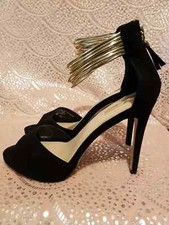 BLACK HEELS SIZE 6 (EU 39) NEW