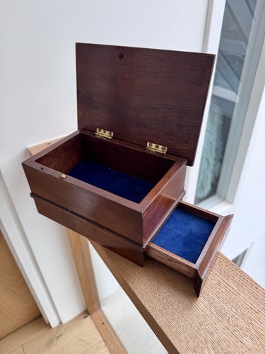 Vintage mahogany musical - vintage,