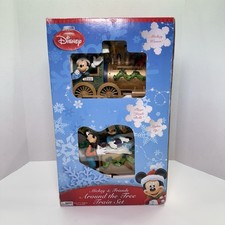 DISNEY MICKEY & FRIENDS AROUND