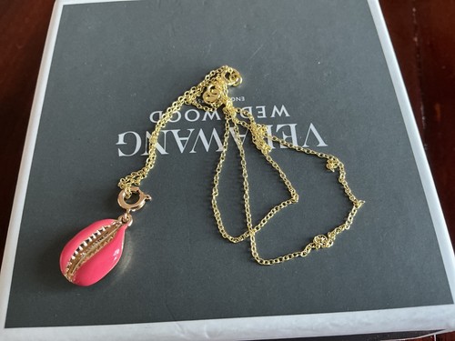 Gold coloured chain - , with