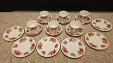 Gainsborough Vintage Rose 16 piece Bone China Tea Set - Excellent Condition