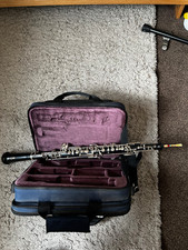 Yamaha Oboe YOB-241. Excellent condition with minimal signs of use. 