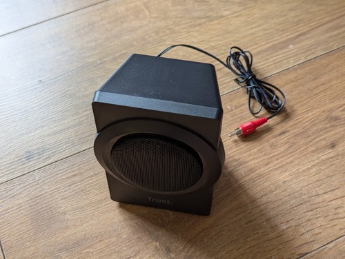 Satellite speaker only trust - only,