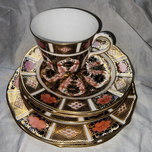 Royal crown derby - royal, imari