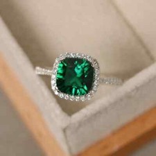 2.60 Ct Natural Emerald &