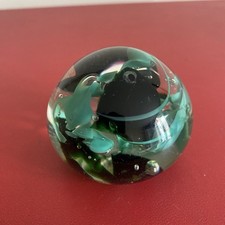 Shaks William Shakspeare Art Glass Paperweight green Design 8” Diameter