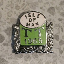 Vintage 1965 Isle Of Man TT Motorcycle Races Enamel Pin Badge IOM MANX Davis