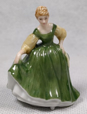 Royal Doulton "FAIR LADY" M242