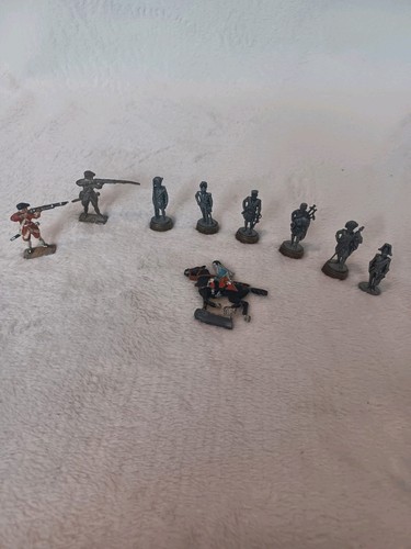 Vintage lead toy soldiers job - vintage,