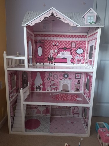 Isabelle wooden doll house - isabelle's,