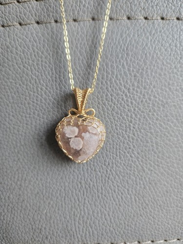 Flower agate necklace - necklace, gold