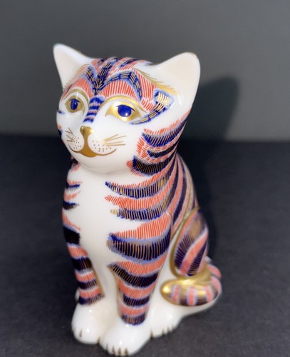 Royal crown derby tabby - crown, cat