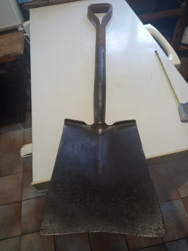 Vintage garden spade - garden,