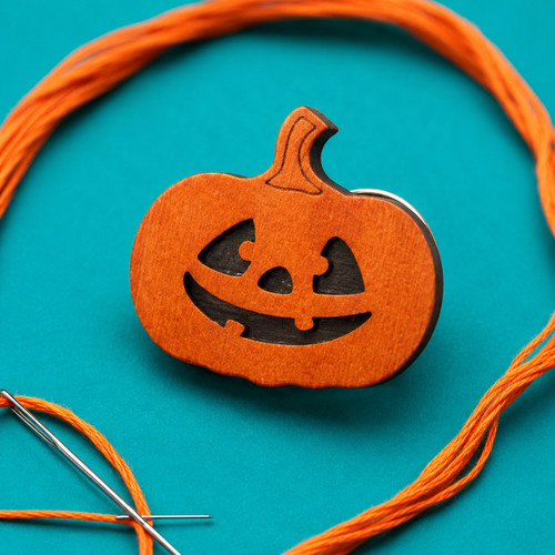 Halloween wooden needle case - wooden,