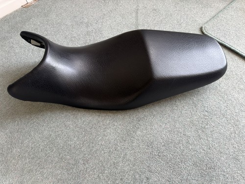 Kawasaki zr7 seat - ,