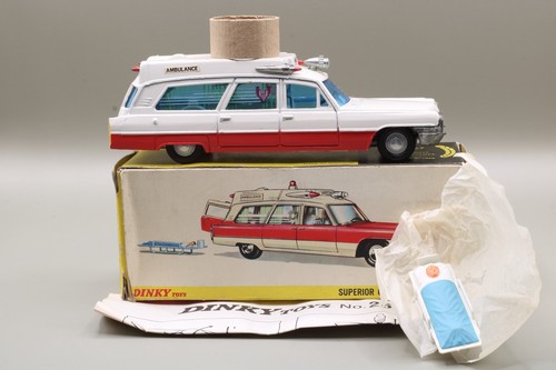 Dinky toys 267 cadillac - toys,