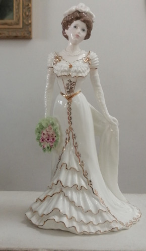 Coalport figurine golden - figurine,