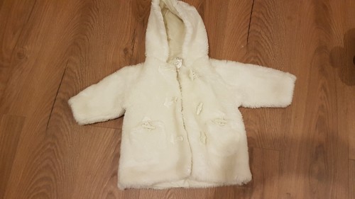 Luxurious white faux fur - , baby