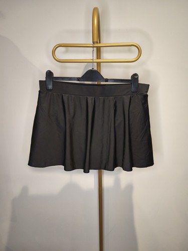 Black swim skirt size - tu,
