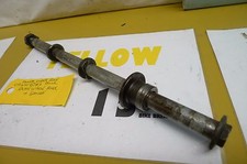 HONDA CB400 S4 BREAKER.  REAR WHEEL AXLE & SPACERS  #1  (CON-D)