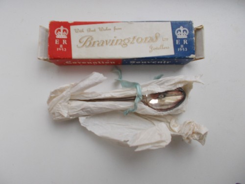 Vintage bravingtons queen - vintage,