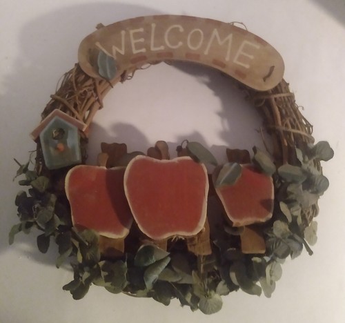 Grapevine wood welcome - wood,