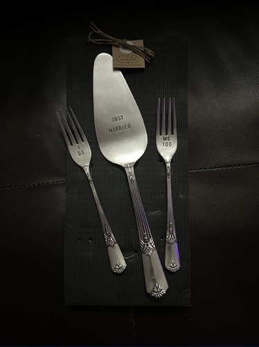 Wedding cake cutting knife and - cake,