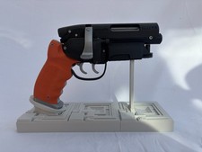 Deckard Blaster & Stand Prop