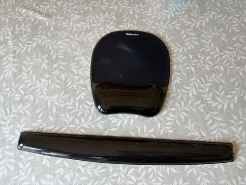 Fellowes black crystal - black,